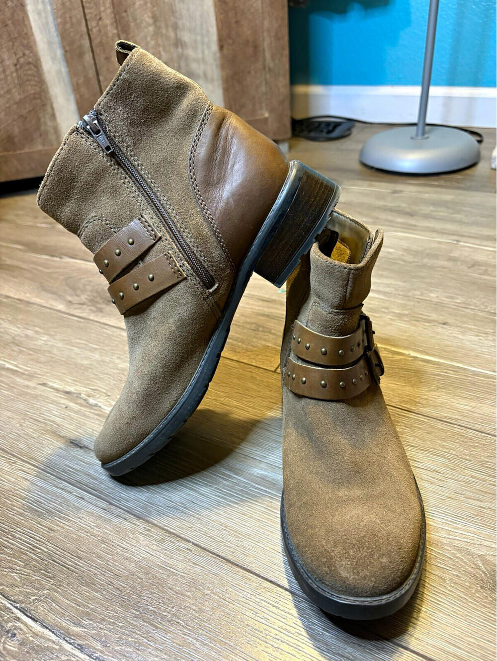 Clarks Women's Brown Suede Ankle Booties Stud Strap Side Zip Buckle 9M